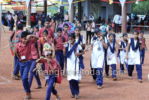 ’Makkala Habba’ at Pillikula makes children hop in happiness on first day 1